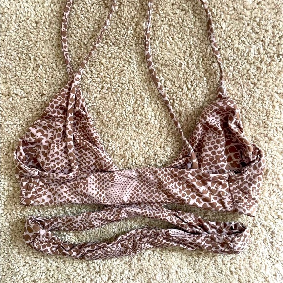 ACACIA (top only) size P - Picture 1 of 2